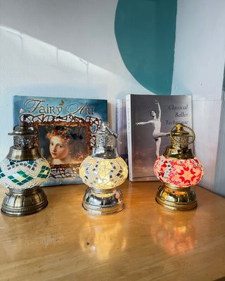 How Can You Make Your Own Unique Christmas Lamp or Christmas Lantern in